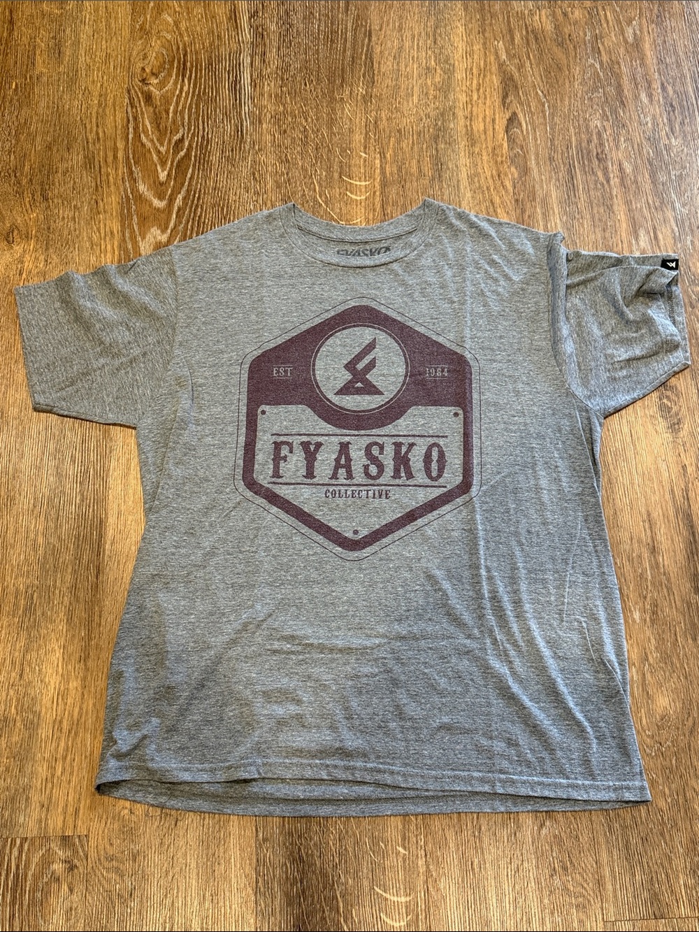 Men's Short Sleeve Gray Graphic Tee